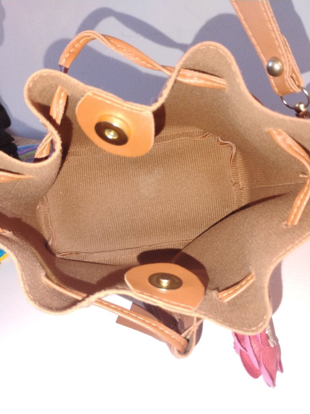 Mini drawstring bag with charm - Picture 7 of 12